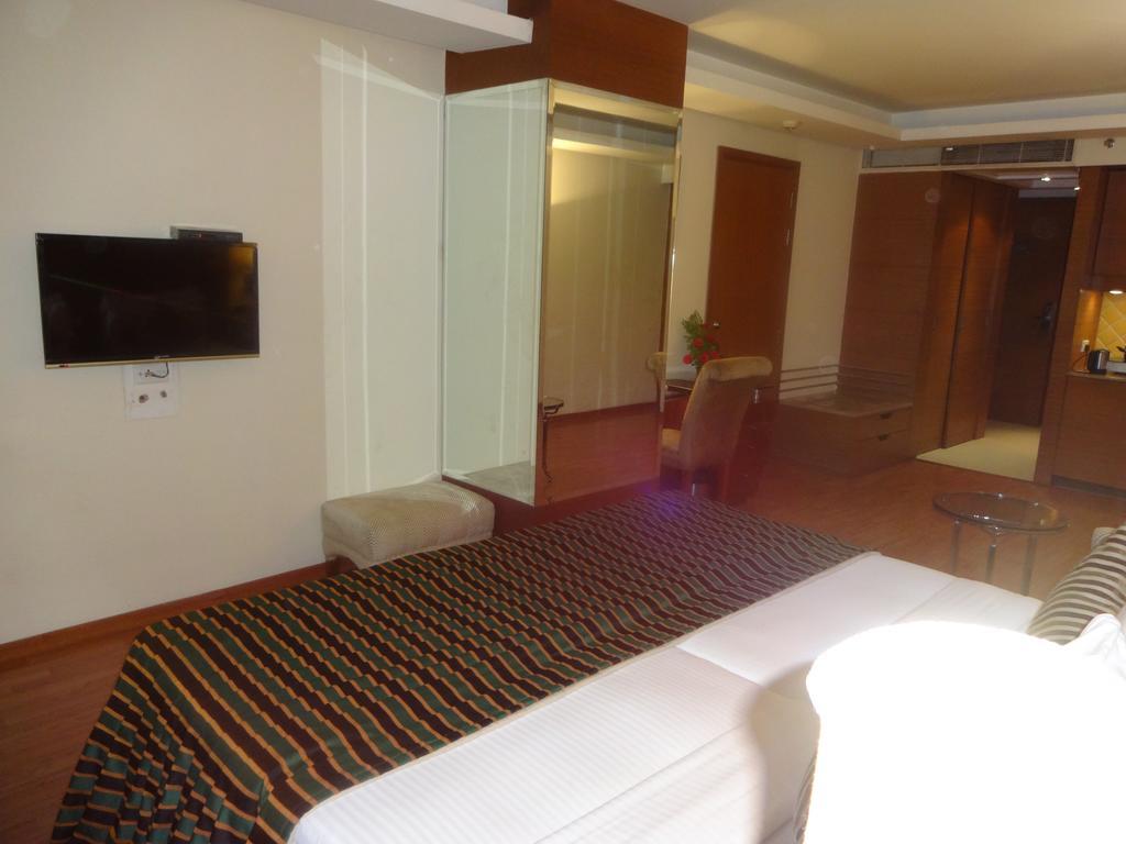 Ohris Banjara Hotel Хидерабад Екстериор снимка